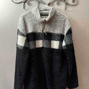 Maurices Gray Black and White plaid pull over. Size M
